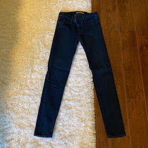 Black Levi’s 711 Skinny Jeans